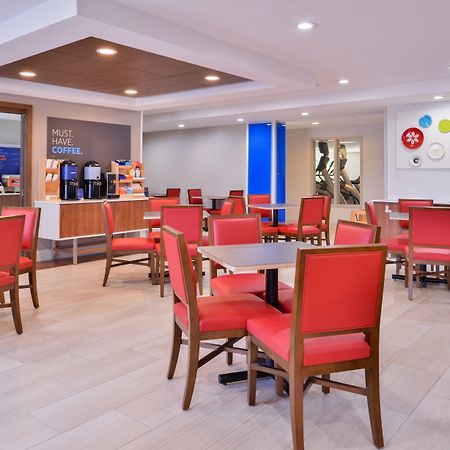 Holiday Inn Express & Suites Selma By Ihg Екстер'єр фото