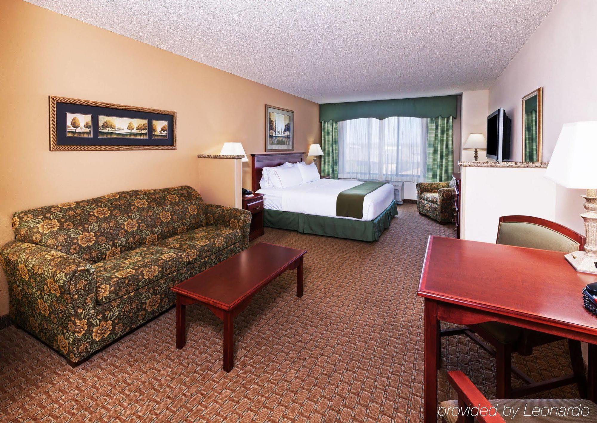 Holiday Inn Express & Suites Selma By Ihg Екстер'єр фото